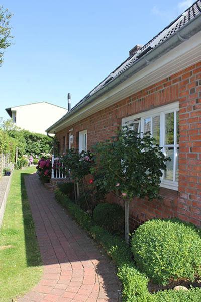 Die Wohnung Möwe ist ein kleines gemütliches Feriendomizil für 4 Personen im Haus Vogelsang. Westerland Exterior foto